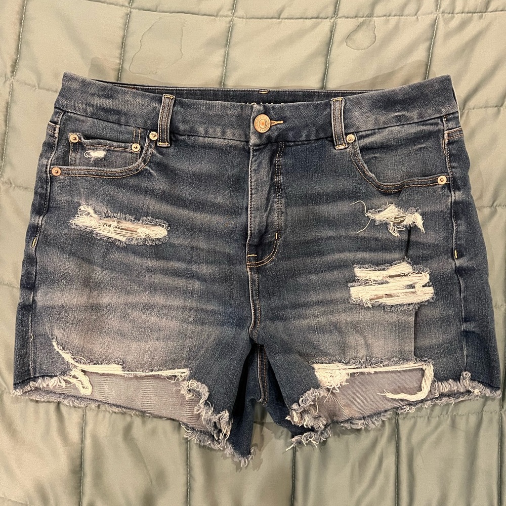 American Eagle Ne(x)t Level Distressed Shorts, 16